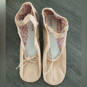 NWOT Capezio Girls Daisy (Lt pink) Ballet Shoes